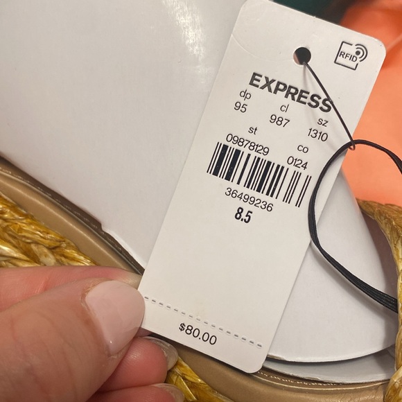 Express woven wedge sandals size 8.5 - Picture 8 of 8